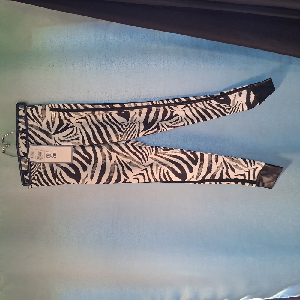 NWT‎ Vestem Zebra Print Leggings